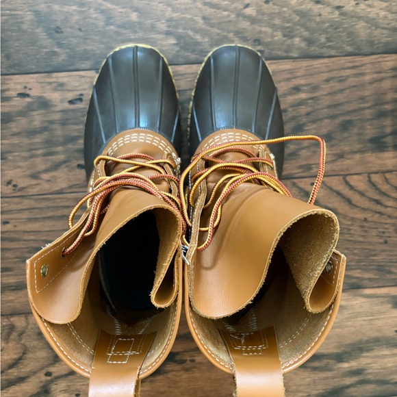 Women's duck boots LL bean, great condition.  Brown toes - Picture 1 of 4